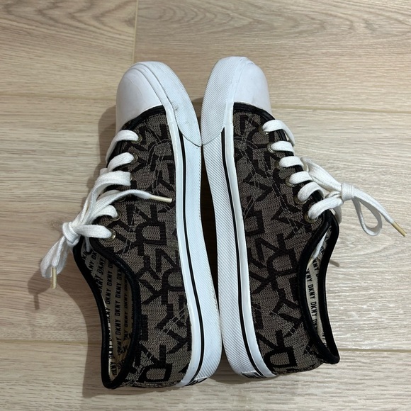 DKNY Canvas Logo Tennis Shoes Women's Size 7.5 - Picture 7 of 12